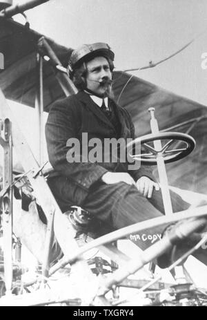 Samuel Franklin Cody (1862-1913) dans son biplan. American-born British aviator Banque D'Images