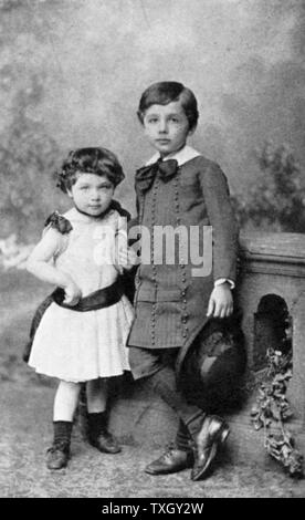 Albert Einstein (1879-1955) mathématicien germano-suisse, la Relativité d'Einstein et sa soeur Maja comme de petits enfants Banque D'Images