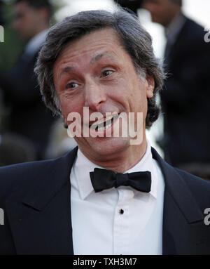 Patrick de Carolis arrive sur le tapis rouge avant la projection du film 'Tournée' au cours de la 63e congrès annuel international du Film de Cannes à Cannes, France le 13 mai 2010. UPI/David Silpa Banque D'Images