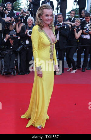 Caroline Gruosi-Scheufele arrive sur le tapis rouge avant la projection du film 'Utomlyonnye Solntsem 2 (l'Exode - brûlées par le soleil 2) lors de la 63e congrès annuel international du Film de Cannes à Cannes, France le 22 mai 2010. UPI/David Silpa Banque D'Images