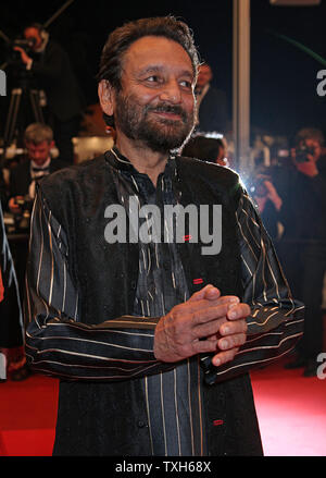 Shekhar Kapur arrive sur le tapis rouge avant la projection du film 'Bollywood - La plus grande histoire d'amour jamais contée" lors de la 64e assemblée annuelle du Festival International du Film de Cannes à Cannes, France le 14 mai 2011. UPI/David Silpa Banque D'Images