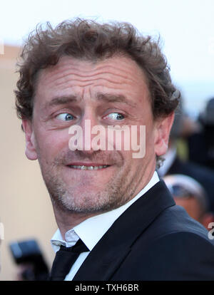 Jean-Paul Rouve arrive sur le tapis rouge avant la projection du film 'l'artiste' lors de la 64e assemblée annuelle du Festival International du Film de Cannes à Cannes, France le 15 mai 2011. UPI/David Silpa Banque D'Images