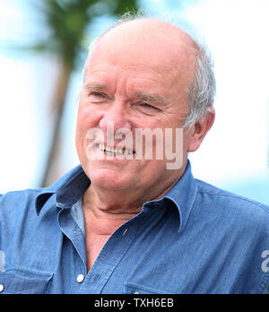 Peter Lindbergh arrive à un photocall pour le film 'Le regard' lors de la 64e assemblée annuelle du Festival International du Film de Cannes à Cannes, France le 16 mai 2011. UPI/David Silpa Banque D'Images