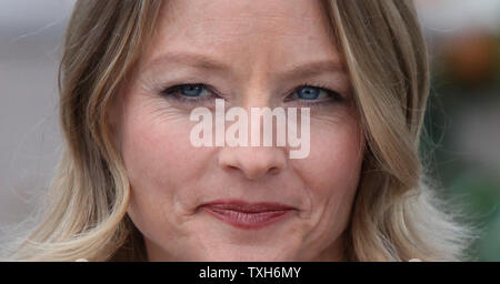 Jodie Foster arrive à un photocall pour le film 'The Beaver' lors de la 64e assemblée annuelle du Festival International du Film de Cannes à Cannes, France le 17 mai 2011. UPI/David Silpa Banque D'Images