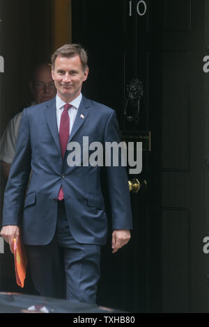 Londres, Royaume-Uni. 25 Juin, 2019. Jeremy Hunt, secrétaire d'État aux Affaires étrangères laisse 10 Downing Street après la réunion hebdomadaire du cabinet. Jeremy Hunt est un rival de Boris Johnson en lice pour devenir le chef du parti conservateur et premier ministre Crédit : amer ghazzal/Alamy Live News Banque D'Images