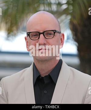 Steven Soderbergh arrive à une photo pour le film 'appel derrière les candélabres' lors de la 66e assemblée annuelle Cannes International Film Festival de Cannes (France) le 21 mai 2013. UPI/David Silpa Banque D'Images