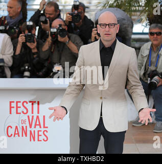 Steven Soderbergh arrive à une photo pour le film 'appel derrière les candélabres' lors de la 66e assemblée annuelle Cannes International Film Festival de Cannes (France) le 21 mai 2013. UPI/David Silpa Banque D'Images