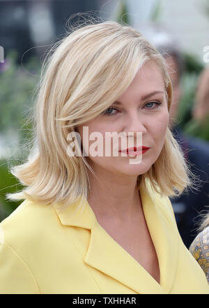 Kirsten Dunst arrive à un jury photocall lors de la 69 e assemblée annuelle du Festival International du Film de Cannes à Cannes, France le 11 mai 2016. Photo de David Silpa/UPI Banque D'Images