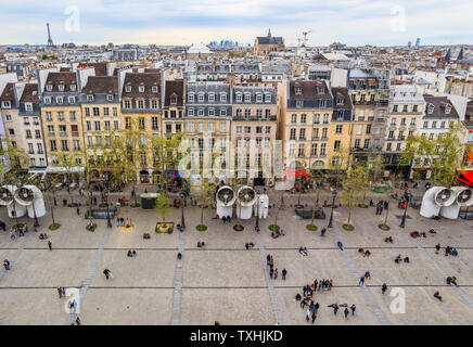 Paris / France - 07 Avril 2019 : Avis de la ville de Paris à partir du centre de Pompidou de printemps Banque D'Images