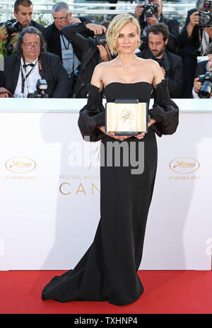 Diane Kruger arrive à la bourse photocall après avoir reçu le prix "Meilleure actrice" pour le film "dans le fondu pendant le 70e congrès annuel international du Film de Cannes à Cannes, France le 28 mai 2017. Photo de David Silpa/UPI Banque D'Images