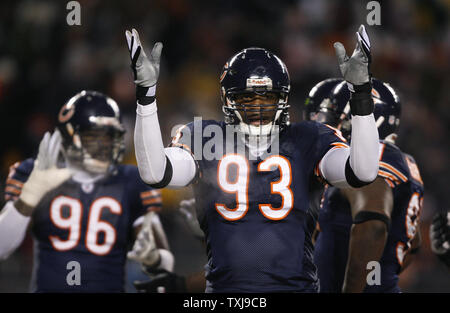 Ours de Chicago fin Adewale Ogunleye défensives (93) les motions à la ligne au cours du premier trimestre à Soldier Field, le 22 décembre 2008 à Chicago. Les ours a gagné 20-17 en prolongation. (Photo d'UPI/Brian Kersey) Banque D'Images