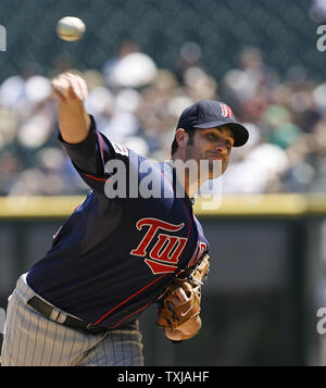 Le lanceur partant des Twins de Minnesota Nick Blackburn remet un lancer au cours de la troisième manche contre les White Sox de Chicago au U.S. Cellular Field de Chicago le 21 mai 2009. Les Jumeaux a gagné 20-1. (Photo d'UPI/Brian Kersey) Banque D'Images