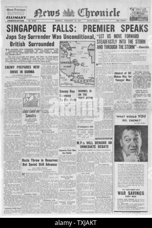 1942 News Chronicle front page chute de Singapour Banque D'Images
