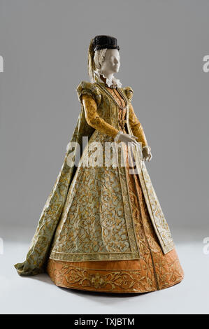 Mannequin portant des costumes de papier par Isabelle de Borchgrave Banque D'Images