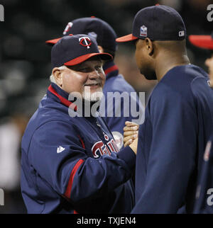 Twins du Minnesota manager Ron Gardenhire célèbre 9-3 victoire contre les White Sox au U.S. Cellular Field de Chicago le 14 septembre 2010. UPI/Brian Kersey Banque D'Images