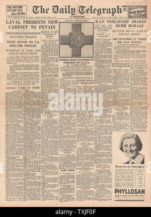 1942 front page Daily Telegraph formes Laval nouveau Cabinet dans la France de Vichy, Spitfires de la RAF Nord raid la France et le roi George VI awards Malte la Croix de George Banque D'Images