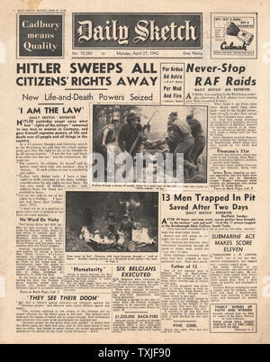 1942 front page Daily Sketch Hitler dénonce les fonctionnaires allemands Banque D'Images