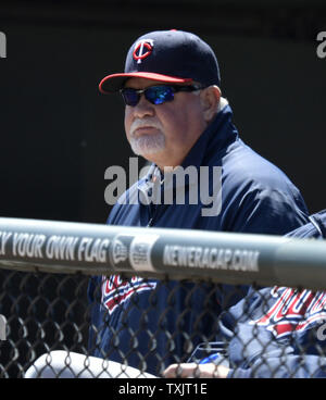 Twins du Minnesota manager Ron Gardenhire est dans l'abri contre les White Sox de Chicago au U.S. Cellular Field de Chicago le 21 avril 2013. UPI/Brian Kersey Banque D'Images