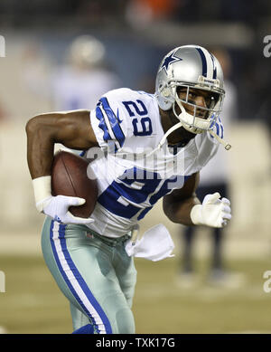 Cowboys de Dallas running back DeMarco Murray se réchauffe avant le match contre les ours de Chicago à Soldier Field, le 4 décembre 2014 à Chicago. UPI/Brian Kersey Banque D'Images