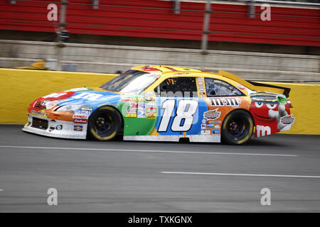 Kyle Petty courses dans la NASCAR Coca-Cola 600 Course sur le Charlotte Motor Speedway à Concord, Caroline du Nord le 29 mai 2011. UPI/Nell Redmond . Banque D'Images