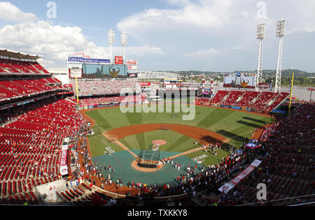 Sur l'ensemble du stade comme fans entrer avant le début de la 86e partie d'étoiles au Great American Ball Park, à Cincinnati, Ohio, le 14 juillet 2015. Photo de John Sommers II/UPI Banque D'Images