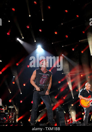 Kip Moore effectue pendant le CMA Music Festival à LP Field de Nashville le 7 juin 2013. UPI/Terry Wyatt Banque D'Images