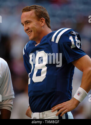 Indianapolis Colts quarterback Payton Manning se réchauffe avant le match à Dallas Cowboys Texas Stadium à Irving, TX le 19 novembre 2006. Les Cowboys remis les Colts leur première défaite de la saison 21-14. (Photo d'UPI/Ian Halperin) Banque D'Images