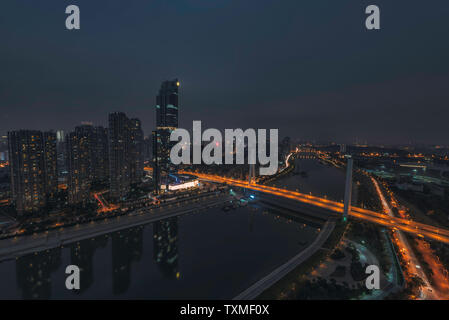 Vue de la nuit de Wuhan Yuehu Bridge Banque D'Images