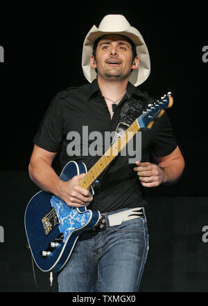 Brad Paisley effectue au centre de l'océan dans la région de Daytona Beach, Floride le 12 août 2010. UPI/Michael Bush Banque D'Images