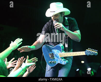 Brad Paisley effectue au centre de l'océan dans la région de Daytona Beach, Floride le 12 août 2010. UPI/Michael Bush Banque D'Images