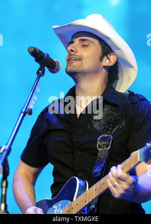 Brad Paisley effectue au centre de l'océan dans la région de Daytona Beach, Floride le 12 août 2010. UPI/Michael Bush Banque D'Images