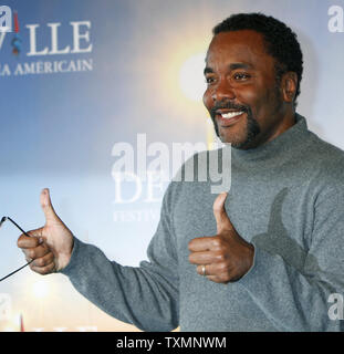 Réalisateur Lee Daniels gestes lors d'un photocall pour le film 'Precious' au 35e Festival du Cinéma Américain de Deauville à Deauville, France le 11 septembre 2009. UPI/David Silpa Banque D'Images