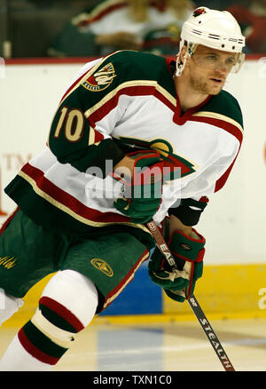 Minnesota Wild Marian Gaborik droite échauffements lors des patins avant de jouer contre l'Avalanche du Colorado au Pepsi Center de Denver le 31 mars 2007. Minnesota a décroché sa place en séries. Le Colorado fait face à l'élimination avec une perte pour le Minnesota et une victoire des Flames de Calgary ce soir. (Photo d'UPI/Gary C. Caskey) Banque D'Images