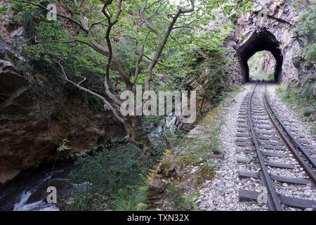 Tunnel et river canyon en Grèce, près de l'Hotel Waldblick Banque D'Images
