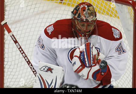 Gardien de but des Canadiens de Montréal Jaroslav Halak fait une sauvegarde contre l'Avalanche du Colorado au cours de la deuxième période à la Pepsi Center de Denver le 13 février 2009. Beat Montréal Colorado 4-2. (Photo d'UPI/Gary C. Caskey) Banque D'Images