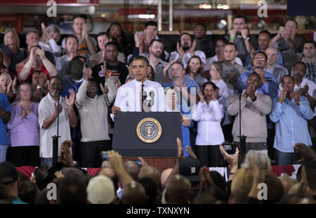 Le président Barack Obama parle aux travailleurs de l'usine de Detroit Diesel Daimler Redford, Michigan le 10 décembre 2012. UPI/Jeff Kowalsky Banque D'Images