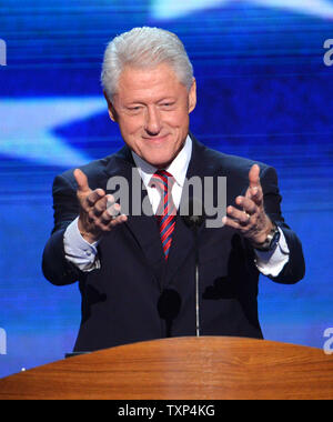 L'ancien Président Bill Clinton prononce une allocution à la Convention Nationale Démocratique à la fois Warner Cable Arena de Charlotte, Caroline du Nord le 5 septembre 2012. UPI/Kevin Dietsch Banque D'Images