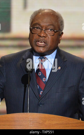 James E. Clyburn, Sous-chef démocratique et membre de la Chambre des représentants des États-Unis, de la Caroline du Sud, prend la parole à la Convention nationale démocrate de 2012 à la Time Warner Cable Arena de Charlotte, Caroline du Nord le 6 septembre 2012. UPI/Kevin Dietsch Banque D'Images