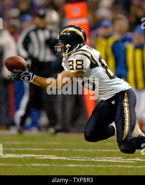 San Diego Chargers receveur Eric Parker (88) tire dans un kickoff dans le quatrième trimestre contre les Bills de Buffalo, à Ralph Wilson Stadium in orchard Park, New York le 3 décembre 2006. Les accusations a défait les factures 24-21. (Photo d'UPI/Ed Wolfstein) Banque D'Images