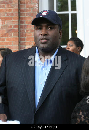 National Baseball Hall of Fame Inductee Tony Gwynn quitte l'hôtel Terrace Motor Inn de Cooperstown, New York le 27 juillet 2007. Gwynn et ancien homme de fer Des Orioles de Baltimore, Cal Ripken Jr. sera intronisé au Hall le 30 juillet. (Photo d'UPI/Bill Greenblatt) Banque D'Images