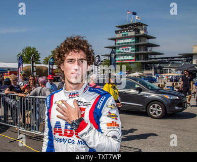 Pilote recrue Matheus Leist se prépare à se qualifier pour la 5ème course du Grand Prix d'Indianapolis à l'Indianapolis Motor Speedway le 11 mai 2018 à Indianapolis, Indiana. Leist sera dur pour l'AJ Foyt racing team. Photo de Ed Locke/UPI Banque D'Images