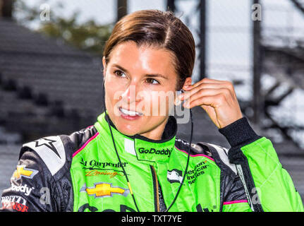 Danica Patrick se prépare à la pratique durant la journée d'ouverture pratique pour la 102e 500 d'Indianapolis à l'Indianapolis Motor Speedway le 15 mai 2018 à Indianapolis, Indiana. Photo de Ed Locke/UPI Banque D'Images