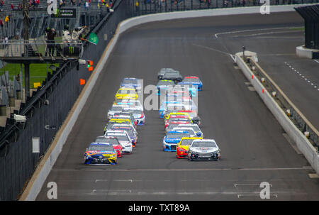 Le domaine prend le drapeau vert pour la grosse machine 400 2018 Vodka à la briqueterie, à l'Indianapolis Motor Speedway le 10 septembre 2018 à Indianapolis, Indiana. Photo de Mike GentryUPI Banque D'Images