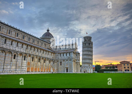 Le Duomo et la tour de Pise, Italie Banque D'Images