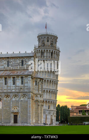 Le Duomo et la tour de Pise, Italie Banque D'Images