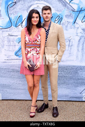 Jim Chapman et Sarah Tarleton participant à la fête de l'été 2019 présenté par les galeries Serpentine & Chanel à la Serpentine galeries, des jardins de Kensington, Londres. Banque D'Images