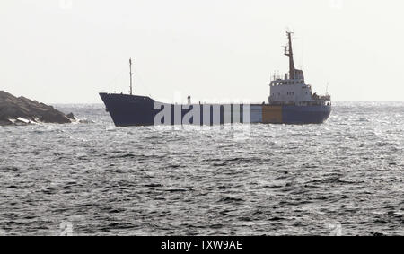 Les saisies de navires d'aide Rachel Corrie arrive au port militaire d'Ashdod dans le sud d'Israël, le 5 juin 2010. Le navire d'aide 1 200 tonnes a été empêché par la marine israélienne d'atteindre Gaza pour acheminer de l'aide et des fournitures. UPI/Debbie Hill Banque D'Images