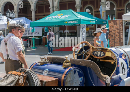 Bad Ragaz, SG / Suisse - 23 juin 2019 : les coureurs et les clients peuvent profiter de l'exposition de voitures oldtimer et réglement de la course à la neuvième conférence annuelle d'Heidi Cla Banque D'Images