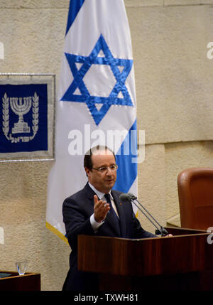 Le Président français François Hollande prononce un discours à la Knesset, le Parlement israélien, à Jérusalem, Israël, le 18 novembre 2013. UPI/Debbie Hill Banque D'Images
