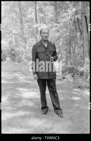 Anwar Sadat pose à Camp David Banque D'Images